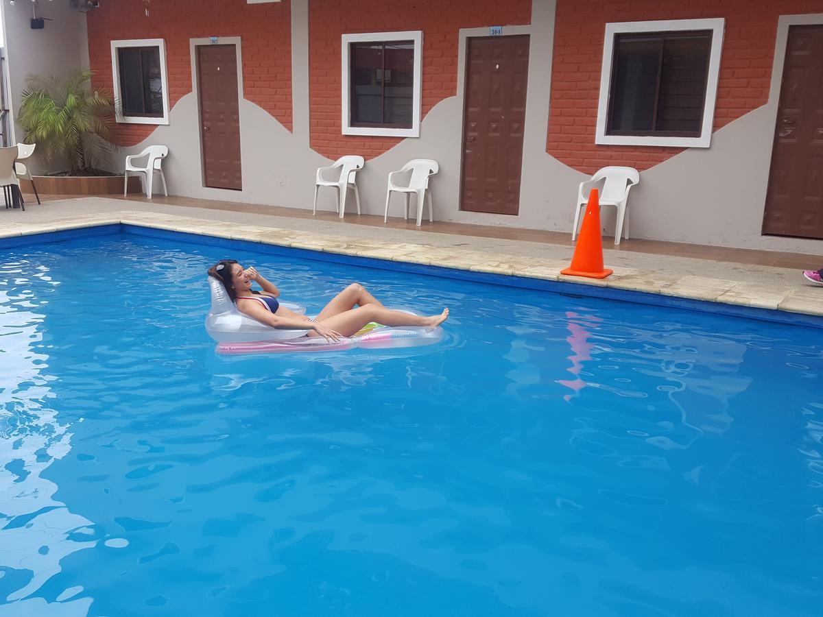 Hotel Hostal Las Velas Manta Exterior foto